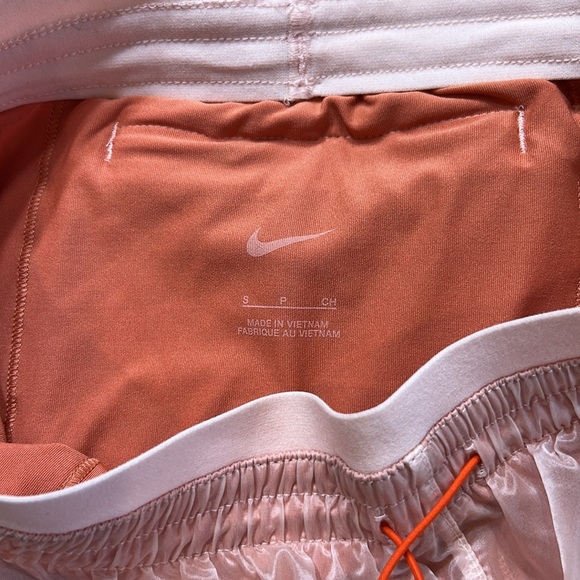 Nike Women's Pink and Orange Running Shorts size Small - Picture 7 of 7